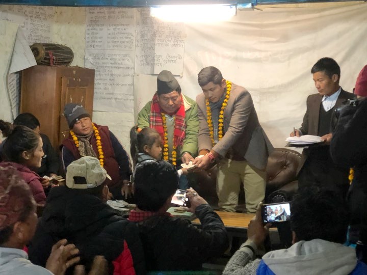 बस दुर्घटनामा ज्यान गुमाएकाको परिवार र घाईतेलाई  बिम -मालिका संघद्धारा आर्थिक सहयोग