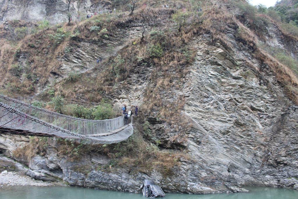 जिप दुर्घटनामा एक घाइते (तस्बिर /भिडियो सहित)