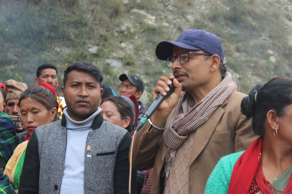 पुन दम्पत्तीद्धारा विवाह खर्च कटाएर ओमकुमारी शान्ति कोष सहित विभिन्न सामाजिक संघ संस्थालाई   सहयोग