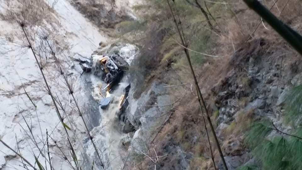 घैकु भीरमा स्काभेटर दुर्घटना, चालकको मृत्यु