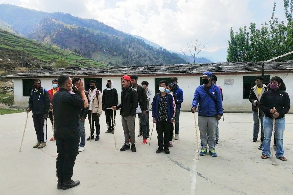 धवलागिरी गाउँपालिकाका युवाहरु कोरोना विरुद्ध सचेतना अभियानमा