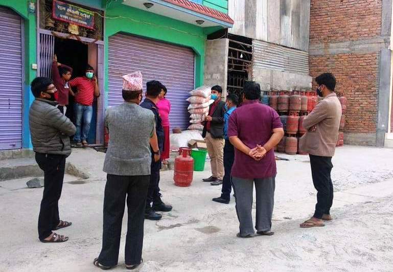 लकडाउनमा बढी मूल्यमा ग्याँस बेच्ने ब्यापारी पक्राउ