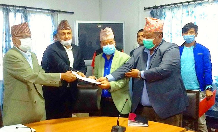 सांसदद्धय श्रेष्ठ र बस्नेत तथा खनालद्धारा मानव अधिकार आयोगमा उजुरी