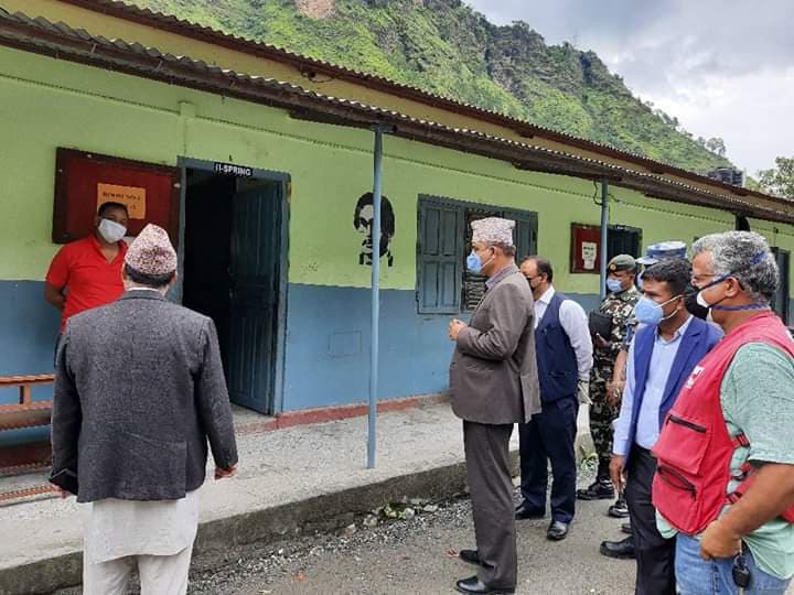 मन्त्री लम्सालद्धारा बेनीको क्वारेन्टाइन तथा आइसोलेसन कक्षको निरिक्षण