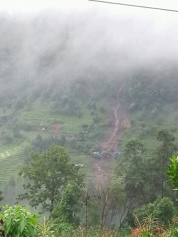 मराङ्ग पहिरो अपडेट ः करिब २१ जना बेपत्ता ,वडा कार्यालय भवन बगायो