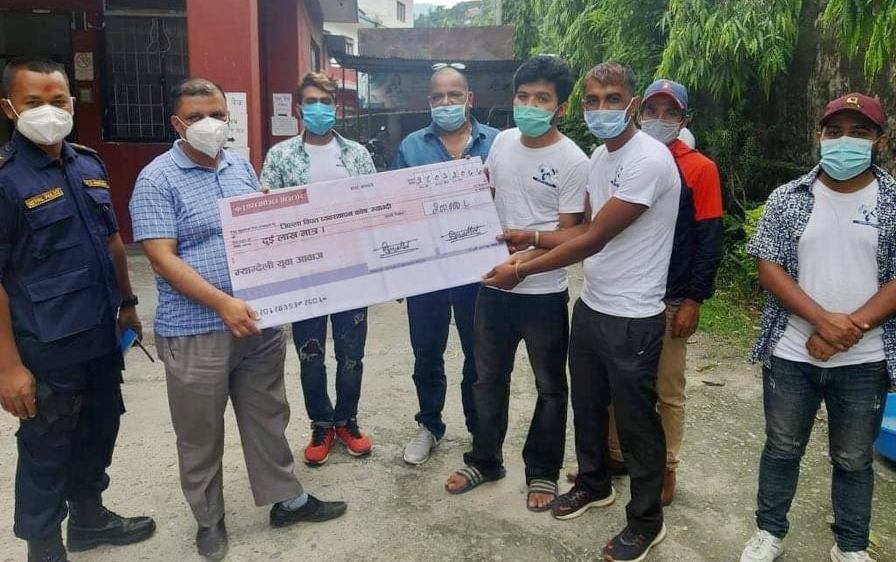 बाढी पहिरो पीडितका लागी म्याग्देली युवा आवाजद्वारा दुई लाख रुपैयाँ सहयोग