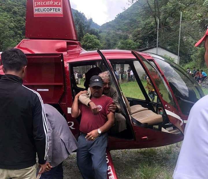 पहिरो प्रभावित क्षेत्रमा हेलिकप्टर मार्फत उद्दार र राहत निरन्तर