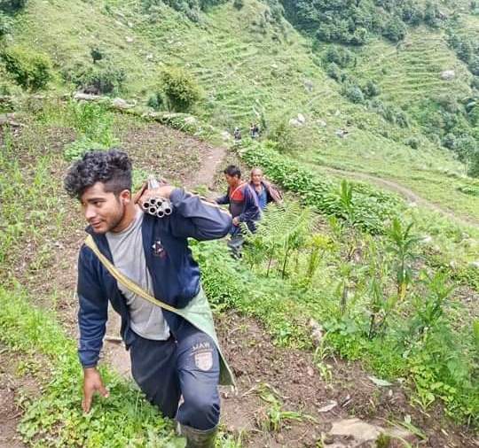 मालिकामा खानेपानी पु¥याउन पाइप बिछ्याउन सुरु