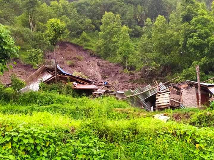 पहिरो अपडेट ः १९ जनाको शव भेटियो ,घाइते १२ जनाको हेलिकप्टर मार्फत उद्धार