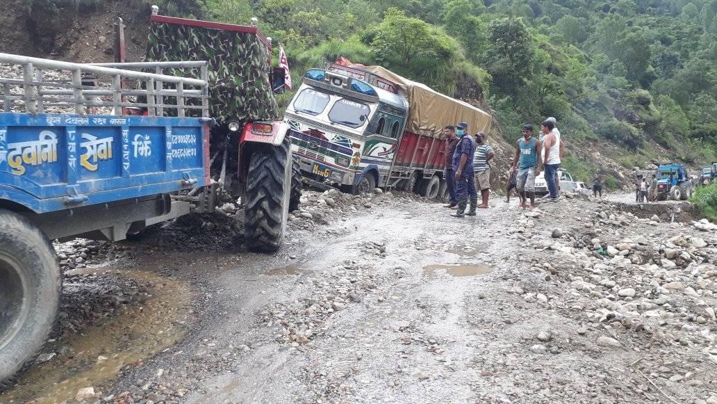 बेनी –मालढुङ्गा सडक अवरुद्ध