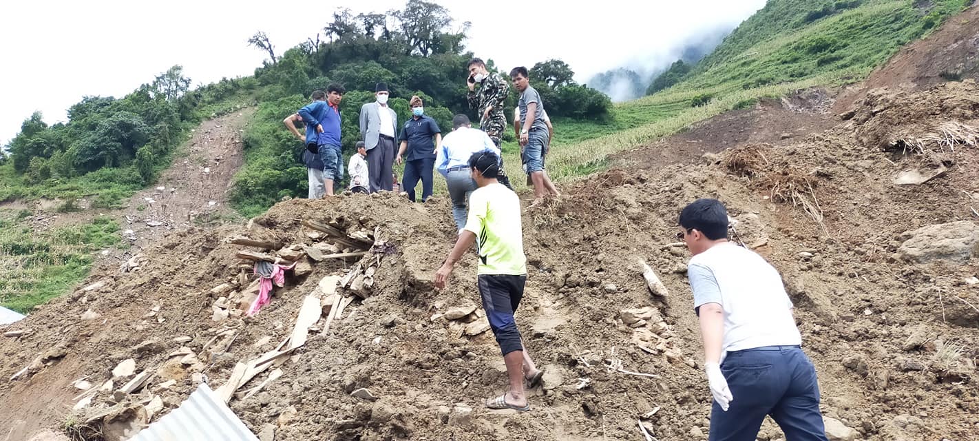 सिन्धुपाल्चोकको लिदीमा भिषण पहिरो : चार जनाको शव निकालियो, ३७ जना बेपत्ता (नामावलीसहित)