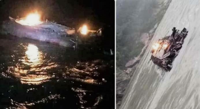 पेट्रोल बोकेको ट्याङ्कर त्रिशूलीमा खस्यो, तेल भर्ने भागमा आगलागी