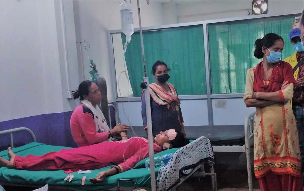 कावासोतीमा लुटेराले एक महिलाको कान काटेर गहना लुटे