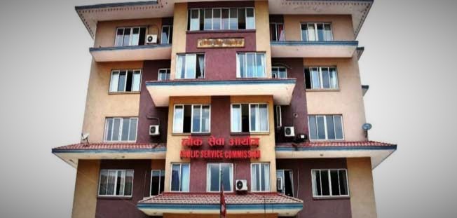 कोरोना संक्रमितले लोकसेवा आयोगको परीक्षामा सहभागी हुन नपाउने मापदण्ड सच्याउन नेविसंघको माग