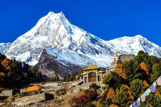 बहराइनका राजकुमारले मनास्लु हिमालको सफल आरोहण गरे