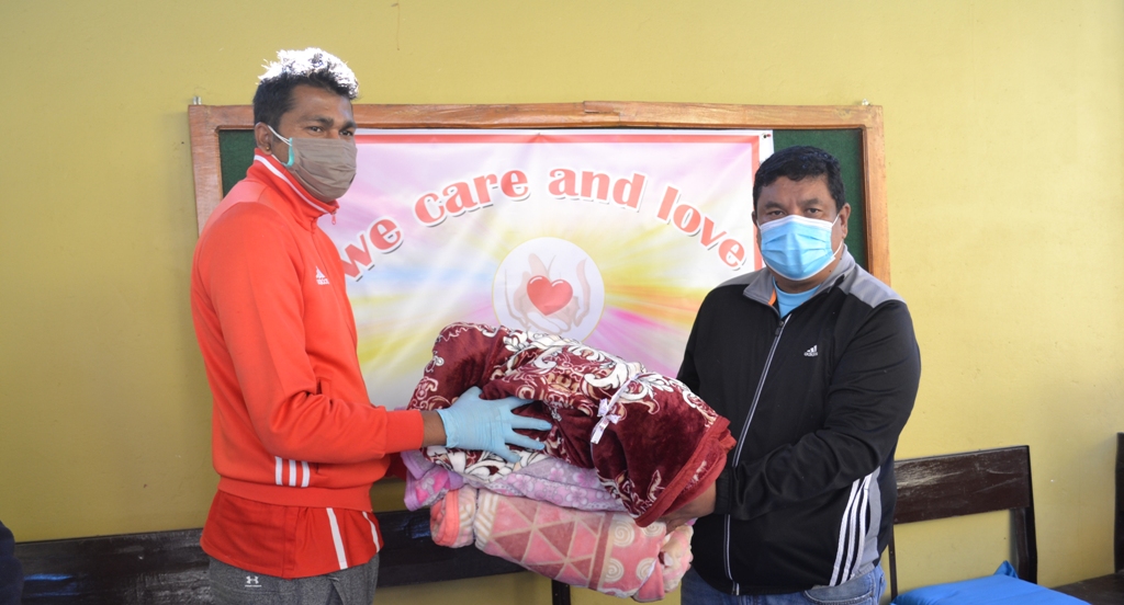 अष्ट्रेलियामा रहेका म्याग्दीली चेलिहरुद्धारा बालबालिकाहरुलाई ब्लाङ्केट सहयोग (भिडिओ सहित)