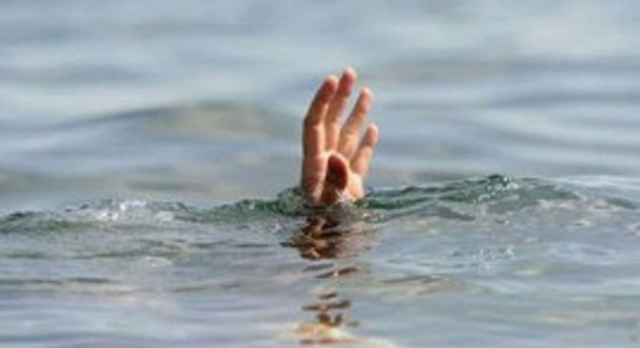 पौडी खेल्ने क्रममा म्याग्दी खोलाले बगाउँदा बालक बेपत्ता