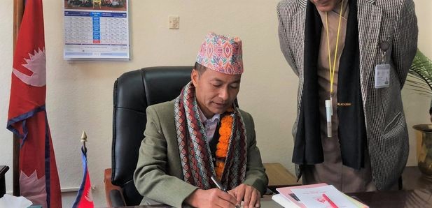 नवनियुक्त खेलकुद मन्त्री लामाद्वारा पदभार ग्रहण