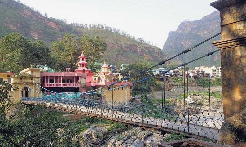 झुलाघाट नाकामा आवतजावत खुकुलो