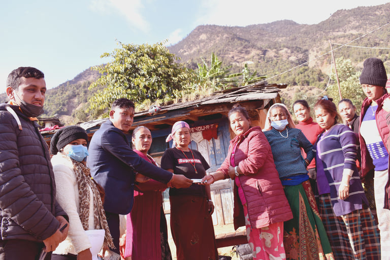सूर्योदय लघुवित्त वित्तीयद्धारा बाढी पहिरो पिडित परिवारलाई एक लाख ५० हजार रुपैयाँ सहयोग