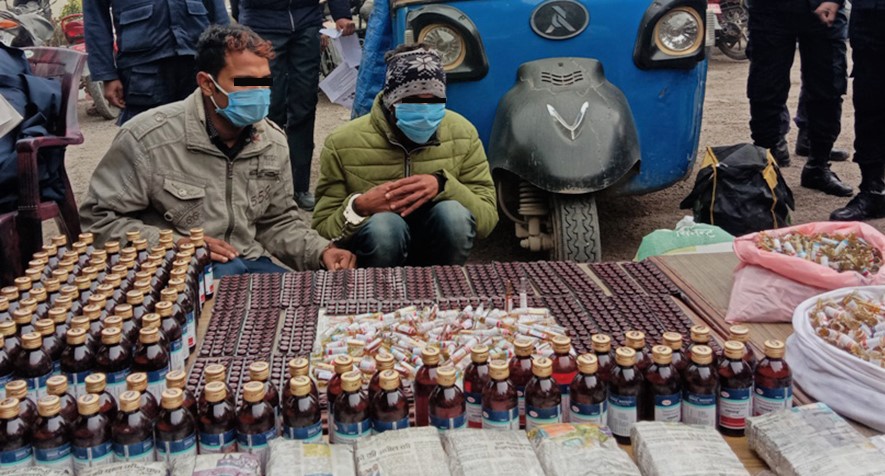 लागूऔषधसहित दुईजना पक्राउ