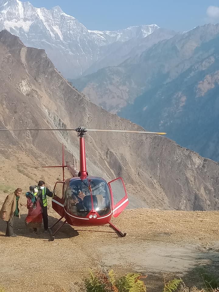 दुर्गम नेरबाङबाट गर्भवतीको हेलिकप्टरबाट उद्धार