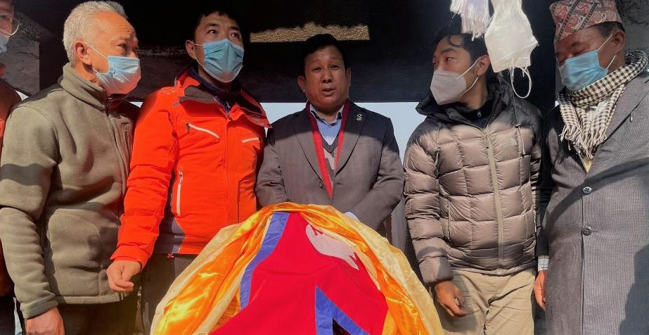 सगरमाथा आरोही शेर्पालाई सञ्चारमन्त्री गुरुङबाट श्रद्धाञ्जली