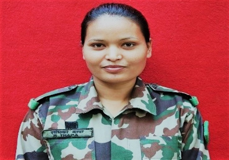 राधिका थापा भइन् प्रतिविद्रोह तथा  जंगल युद्धकला तालिम गर्ने पहिलो महिला सैनिक