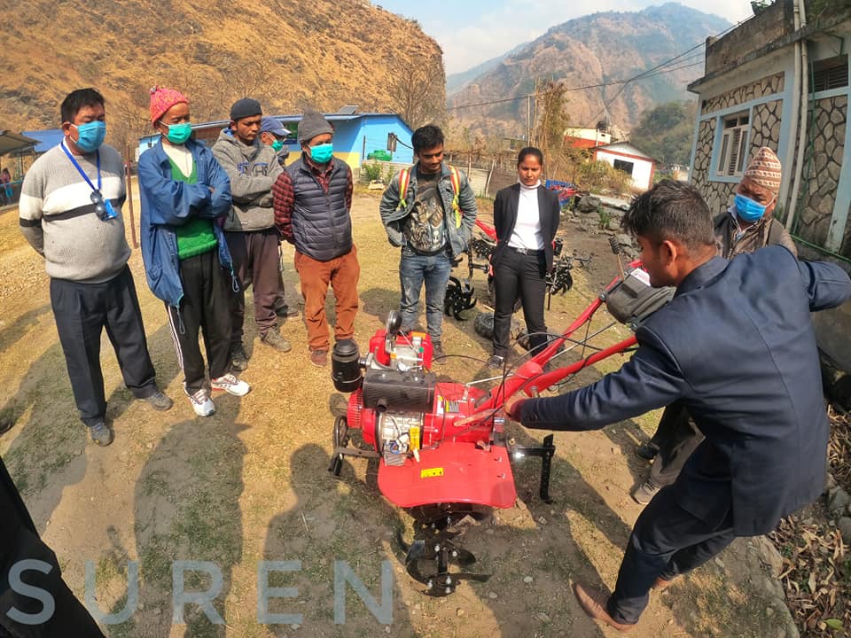 अन्नपुर्ण गाउँपालिकाद्धारा कृषकलाई हाते ट्याक्टर वितरण