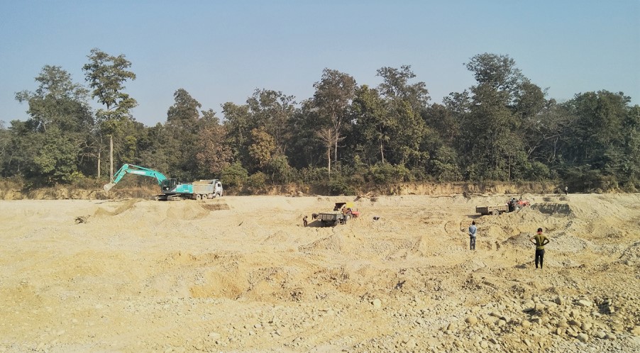 बाँके खोलामा मनलाग्दी उत्खनन