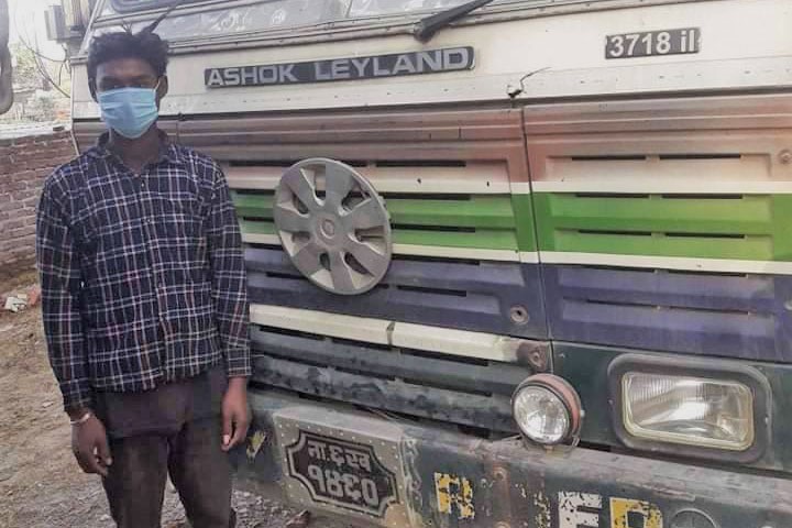 चितवनको रत्ननगरमा ट्रकको ठक्करबाट हरिणको मृत्यु