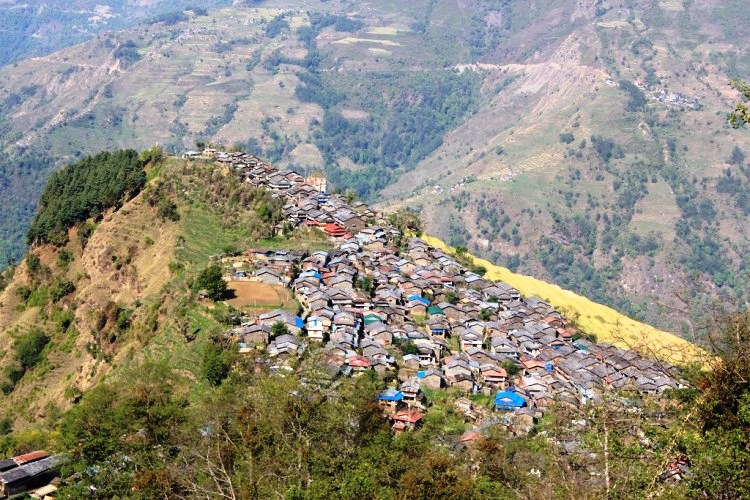 गोरखाको बारपाकमा एकै परिवारका तीन जना मृत भेटिए