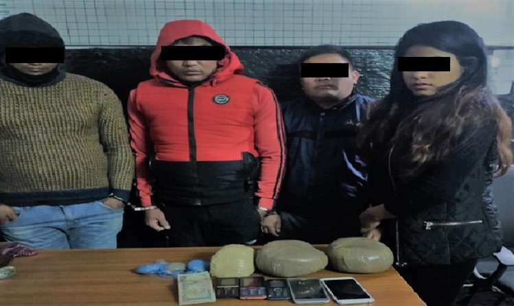 एक युवतीसहित चारजना लागूऔषधसहित पक्राउ