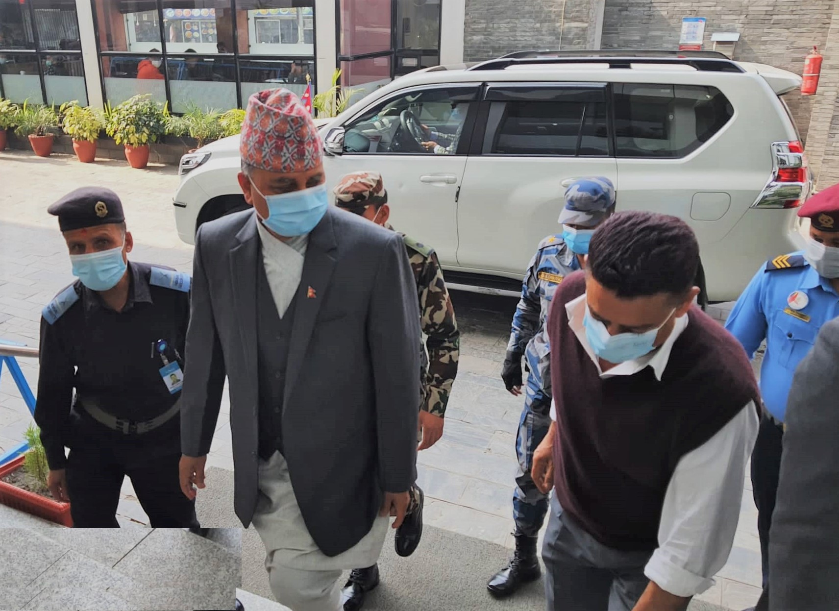 कांग्रेस नेता नवीन्द्रराज जोशीको उपचार गर्न सरकारले १० लाख सहयोग गर्ने