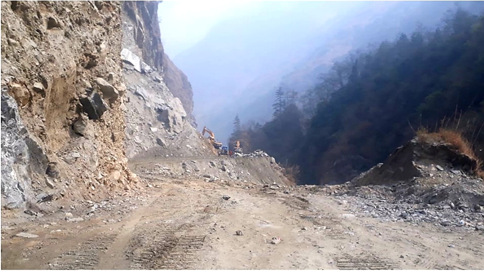 मुस्ताङमा काम गर्ने क्रममा मिक्चरमा बेरिएर म्याग्दीका एक युवाको मृत्यु
