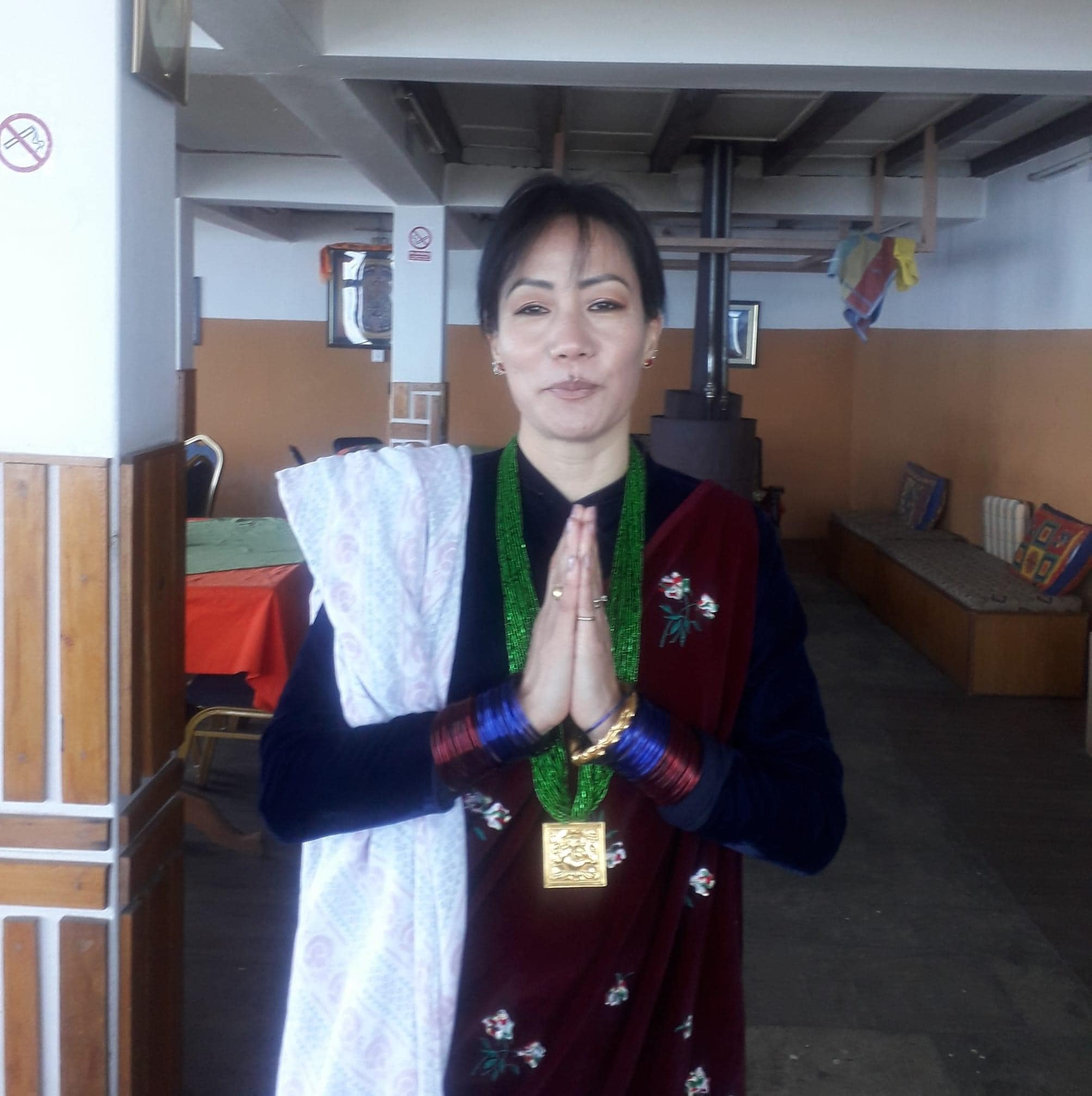 अन्नपूर्णको कोभिड अस्पताललाई घोडेपानीकी होटल ब्यवसायी पुनको सहयोग