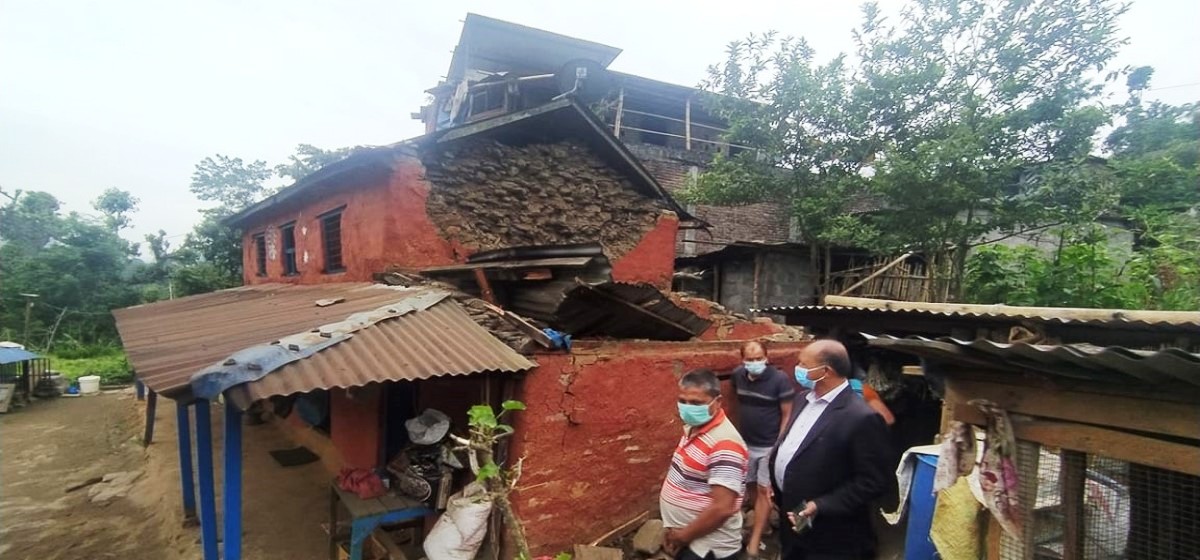भूकम्पले लमजुङमा सात घर भत्किँदा तीनजना घाइते