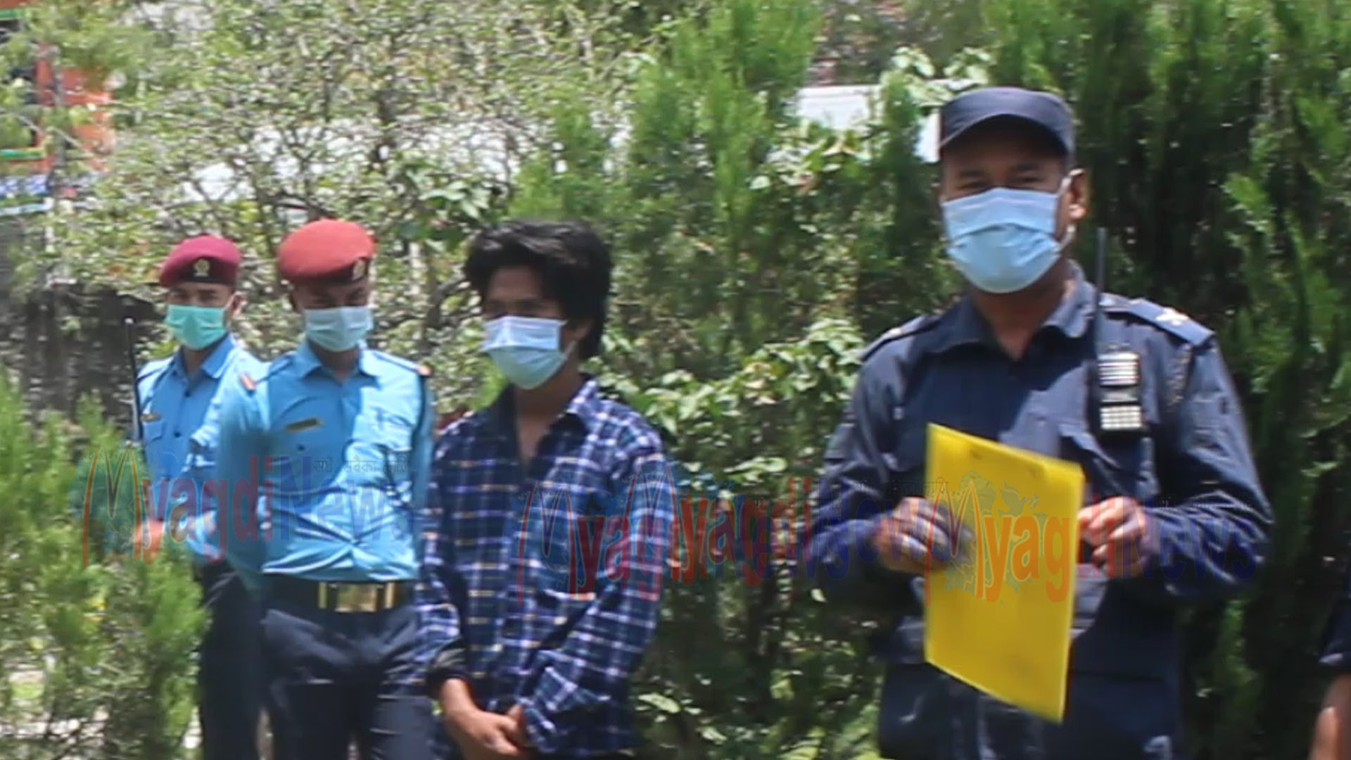 ११ बर्षिया बालिकालाई बलात्कार गरेको आरोपमा एक युवक पक्राउ (भिडिओ)