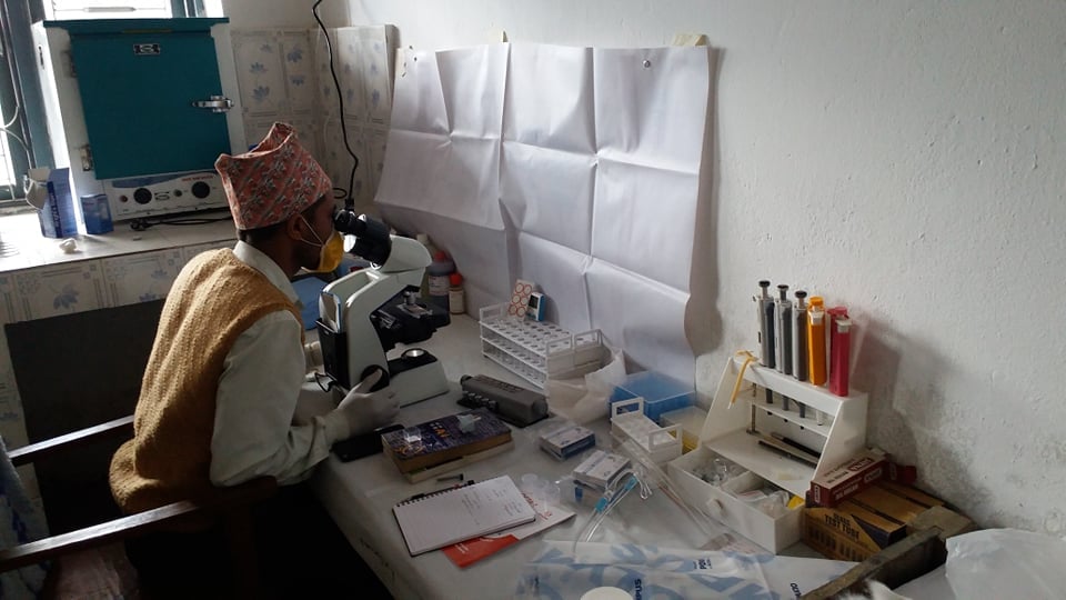 धवलागिरी गाउँपालिकालाई स्वास्थ्य सामग्री सहयोग