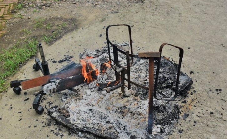 पाटन क्याम्पसमा विद्यार्थी संगठनले गरे तोडफोड र आगजनी