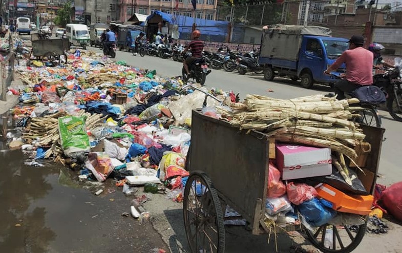 तीन दिनदेखि उठेन काठमाडौंको फोहोर