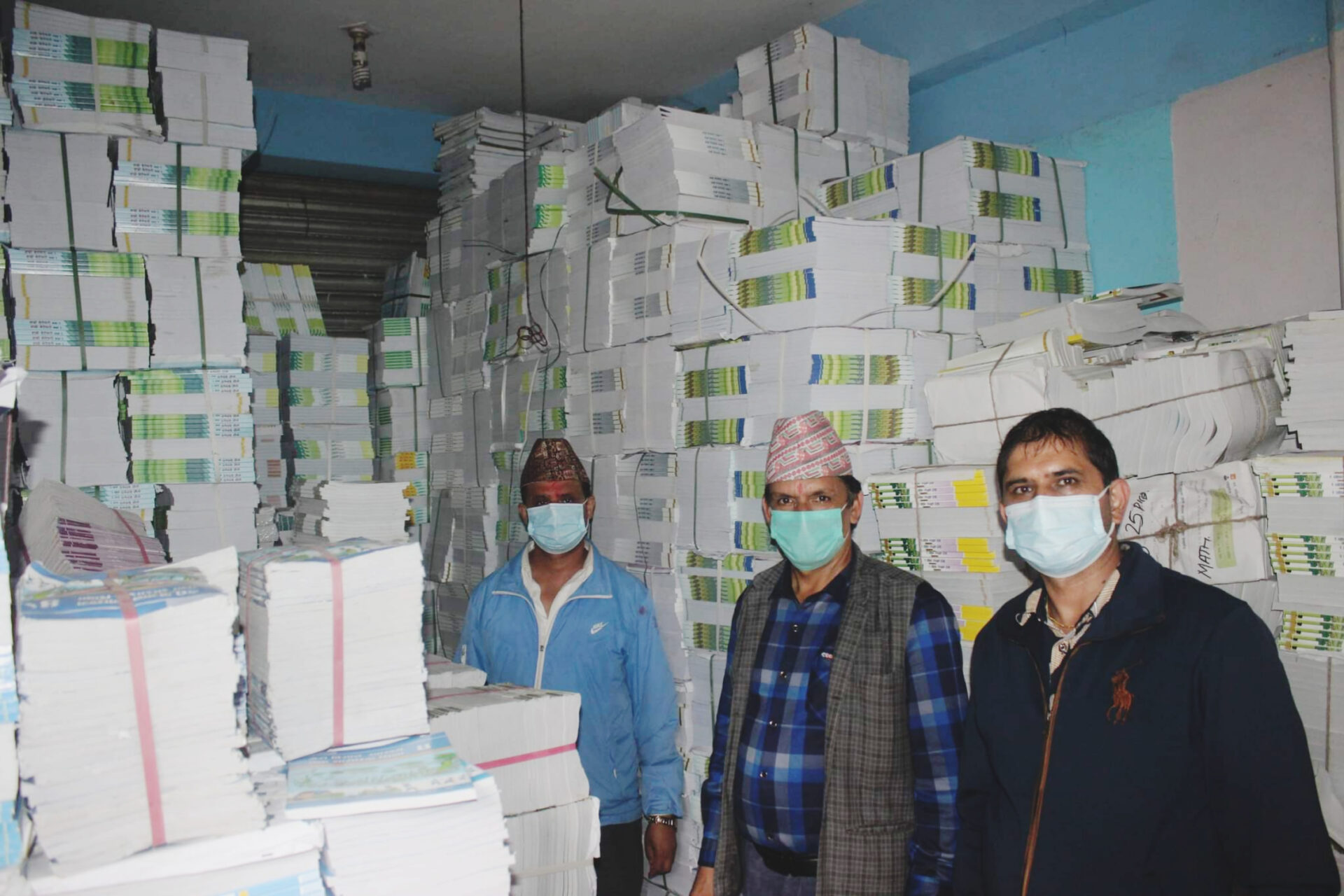 म्याग्दीमा पाठ्यपुस्तक भित्रियो