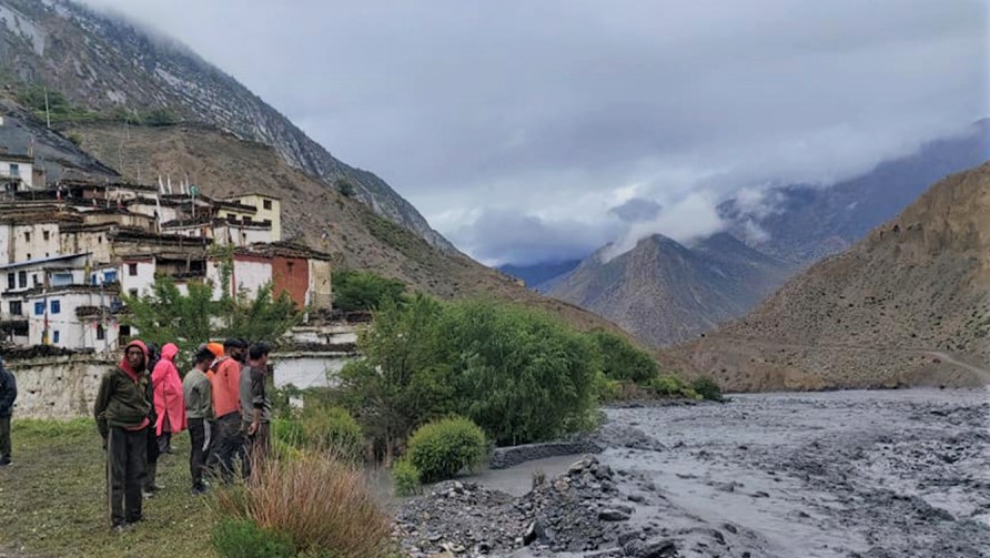 मुस्ताङमा लेदोसहितको बाढीले १५ घर उच्च जोखिममा