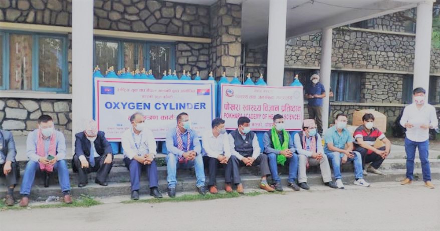 युवा संघ गण्डकीका अध्यक्ष गुरुङको पहलमा ५० अक्सिजन सिलिण्डर सहयोग