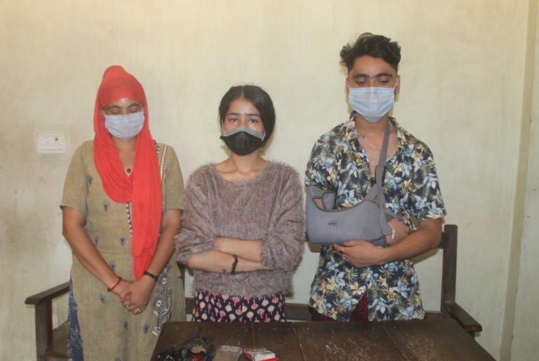 कैलालीमा लागुऔषधसहित दुई युवती र एक युवक पक्राउ