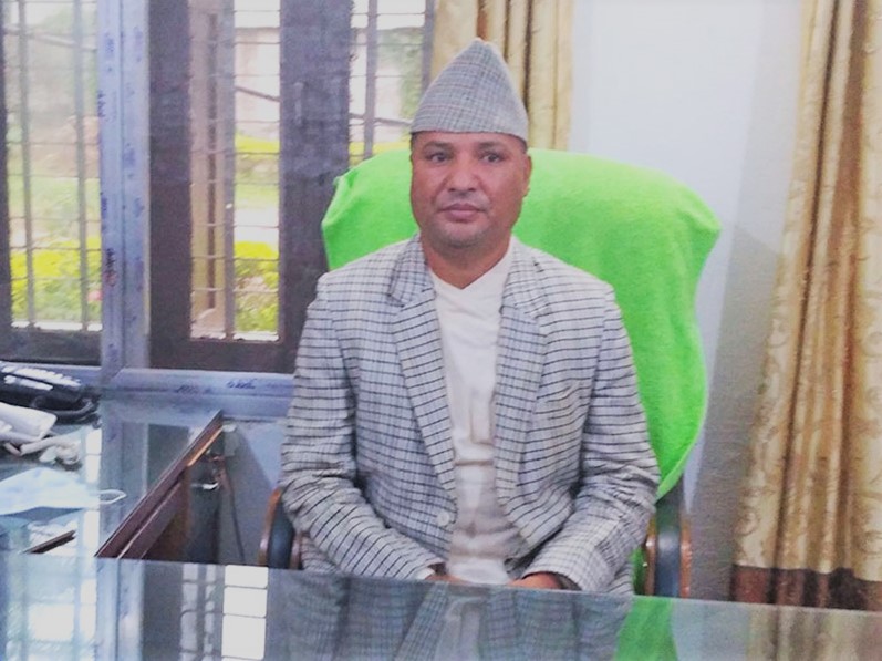 मन्त्री सोडारीमाथि कार्यकक्षमा छिरेर अभद्र व्यवहार