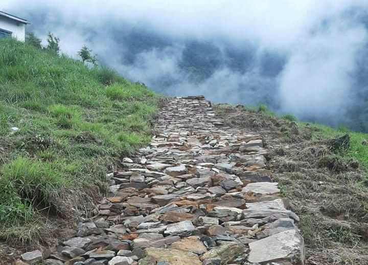 सिद्धथानदेखि घुम्टे जोड्ने पद मार्ग निर्माण