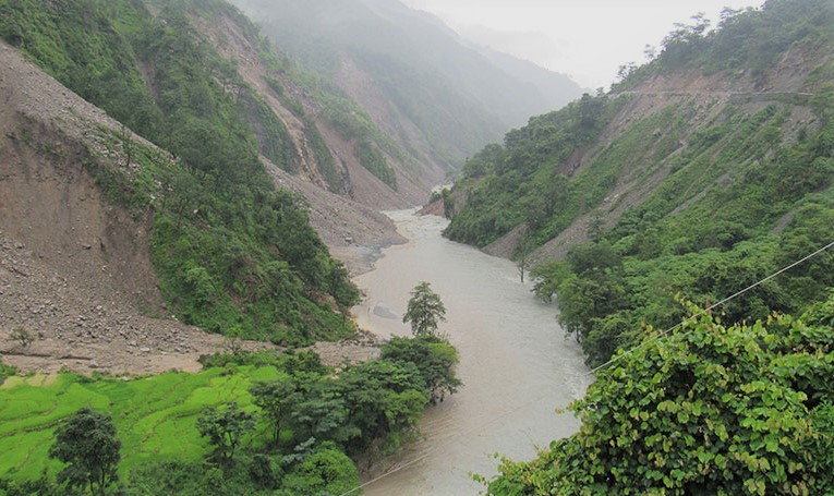 बाजुरामा बुढीगंगा नदी आंशिक थुनियो, सतर्क रहन आग्रह