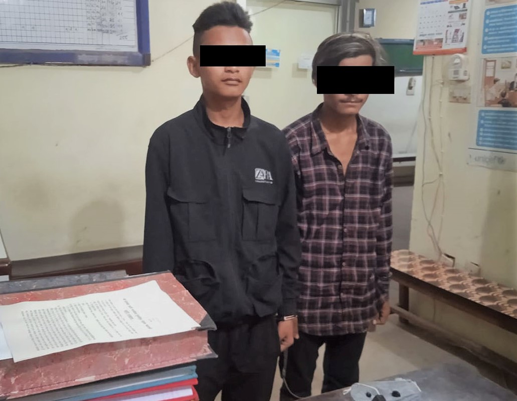 मास्कभित्र लुकाएर ब्राउन सुगरको कारोबार गर्ने दुई किशोर पक्राउ