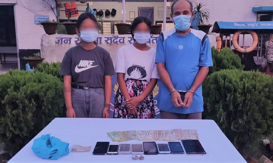 लागुऔषध ब्राउन सुगरसहित ३ जना पक्राउ
